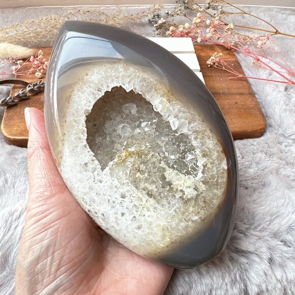 Gorgeous Large Agate with Druzy Flame/Free Form - Picture 2 of 6